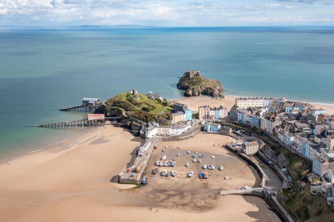 Coach 3* Tenby