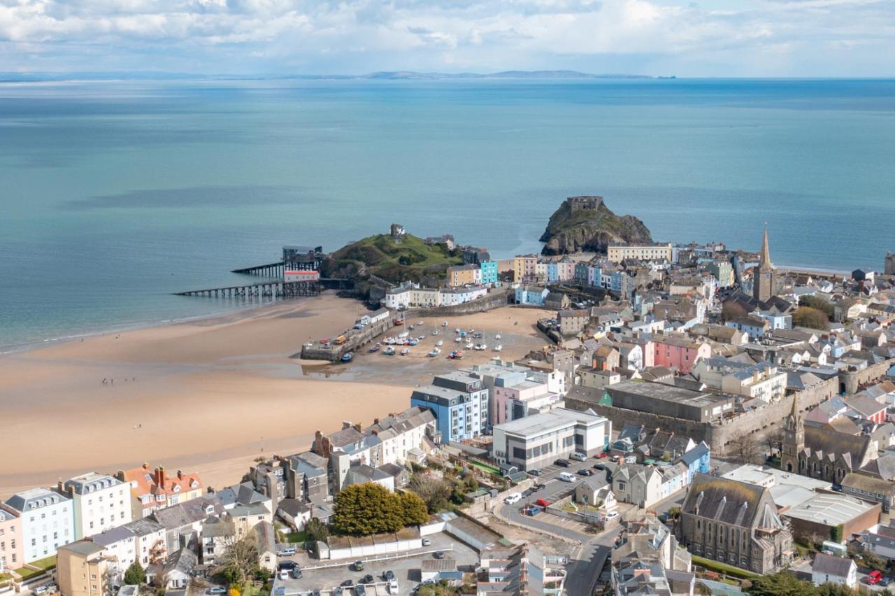 Coach 3* Tenby